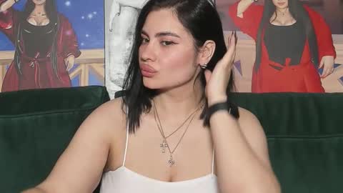 Snapshot of nikki_kardashian chatting on 10/03/25, 05:10 Nikki Kardashian online show from 10/03/25, 05:10