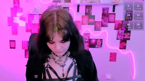 nikki_kiss_ online show from 04/25/26, 08:50