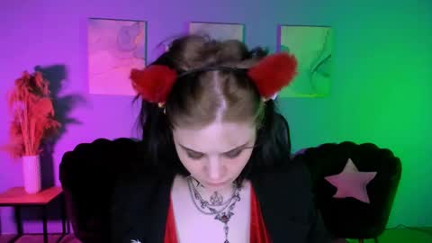 nikki_kiss_ online show from 04/27/26, 08:56