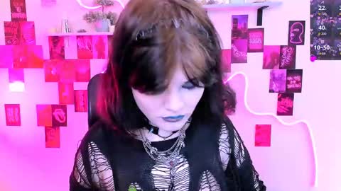 nikki_kiss_ online show from 05/06/26, 08:41