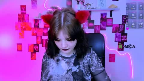 nikki_kiss_ online show from 05/13/26, 09:06