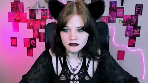 nikki_kiss_ online show from 05/21/26, 08:54