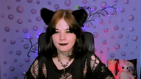 nikki_kiss_ online show from 05/28/26, 08:44