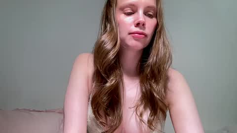 Nikki online show from 05/01/26, 10:09