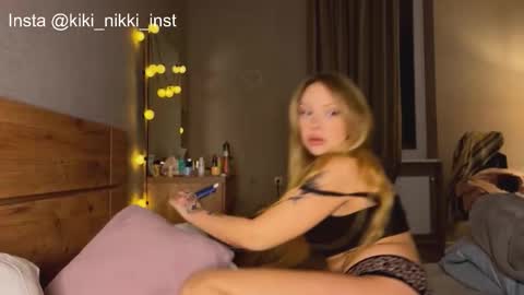 Snapshot of nikki_whatever chatting on 11/16/25, 04:56 nicolette online show from 11/16/25, 04:56