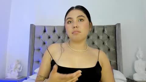 nikkibotero online show from 11/26/25, 05:58