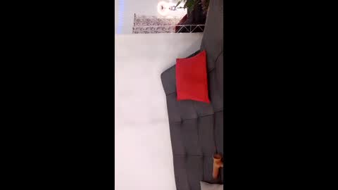 nikkibotero online show from 12/14/25, 01:55