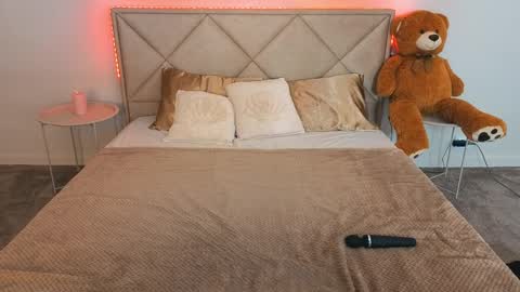 Nikki online show from 04/08/26, 07:36