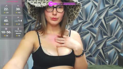 nikkikiss___ online show from 03/06/26, 06:04