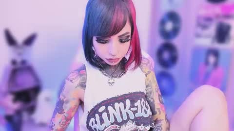 Nikki Ramone   online show from 11/18/25, 09:52