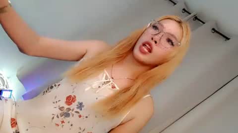 Snapshot of nikkita_hudson chatting on 07/10/26, 06:54 nikkita_hudson online show from 07/10/26, 06:54