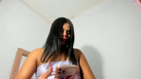 Snapshot of nikkitatsx chatting on 01/04/25, 10:05 Debora21Cm online show from 01/04/25, 10:05