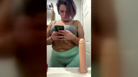 Snapshot of nikkithickum69 chatting on 12/19/25, 08:05 nikkithickum69 online show from 12/19/25, 08:05