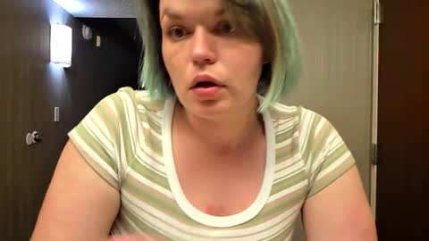 Snapshot of nikkithickumss chatting on 04/04/26, 10:02 nikkithickumss online show from 04/04/26, 10:02