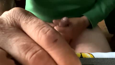 Snapshot of nikko196969 chatting on 10/20/25, 01:00 nikko196969 online show from 10/20/25, 01:00