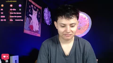 Nikky online show from 11/18/25, 01:04