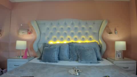 Y E S I online show from 03/24/26, 07:19