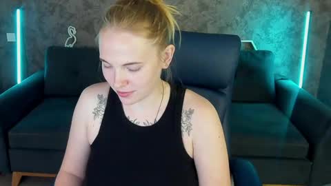 nikkyreyyy online show from 05/19/26, 01:06