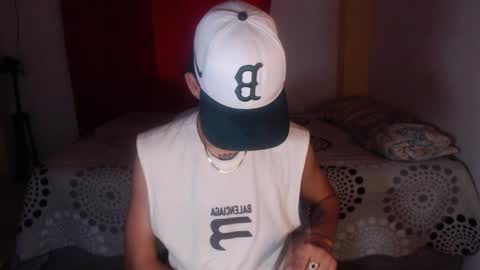 Snapshot of niklaus_wolf chatting on 11/12/25, 08:08 niklaus_wolf online show from 11/12/25, 08:08