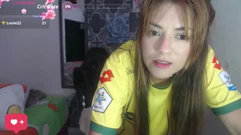 Snapshot of nikol_bridex2 chatting on 12/17/25, 04:51 karol online show from 12/17/25, 04:51