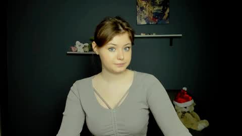 Snapshot of nikol_kitt chatting on 01/21/25, 07:50 Little Niko Help me reach my goals online show from 01/21/25, 07:50