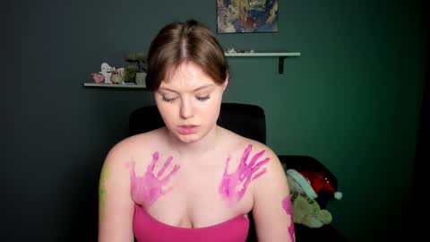 Snapshot of nikol_kitt chatting on 01/27/25, 10:49 Little Niko Help me reach my goals online show from 01/27/25, 10:49