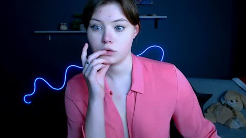 Snapshot of nikol_kitt chatting on 02/09/25, 02:28 Little Niko Help me reach my goals online show from 02/09/25, 02:28