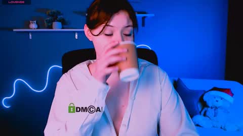 Snapshot of nikol_kitt chatting on 02/22/25, 07:58 Little Niko Help me reach my goals online show from 02/22/25, 07:58