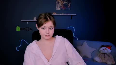 Snapshot of nikol_kitt chatting on 03/01/25, 07:37 Little Niko Help me reach my goals online show from 03/01/25, 07:37