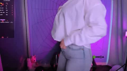 Snapshot of nikol_kitt chatting on 10/25/25, 07:41 Little Niko Help me reach my goals online show from 10/25/25, 07:41