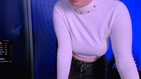 Snapshot of nikol_kitt chatting on 11/08/25, 09:13 Little Niko Help me reach my goals online show from 11/08/25, 09:13