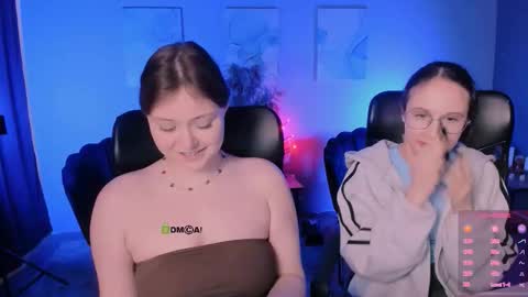 Snapshot of nikol_kitt chatting on 11/22/25, 08:52 Little Niko Help me reach my goals online show from 11/22/25, 08:52