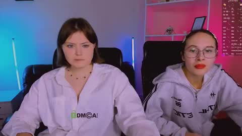 Snapshot of nikol_kitt chatting on 11/26/25, 08:32 Little Niko Help me reach my goals online show from 11/26/25, 08:32