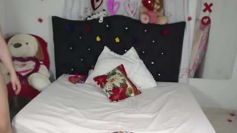 nikol_winick online show from 02/16/25, 05:37