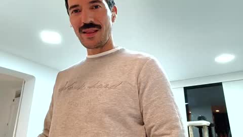 Snapshot of nikolaj_costeer_w chatting on 12/25/24, 03:40 Nikolaj costeer online show from 12/25/24, 03:40