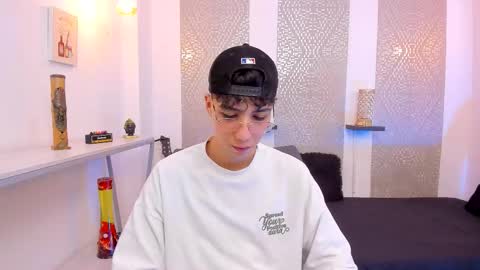    online show from 11/05/25, 04:34