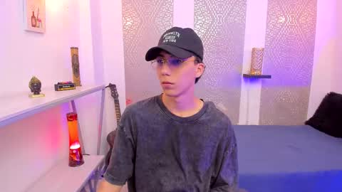    online show from 12/01/25, 04:17