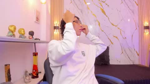    online show from 04/15/26, 04:30