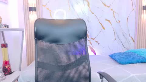    online show from 06/18/26, 03:40