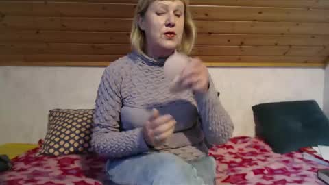 Nikole1 online show from 10/28/25, 10:41