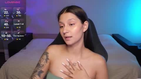 Snapshot of nikolgoldy chatting on 11/07/25, 01:49 Niky online show from 11/07/25, 01:49