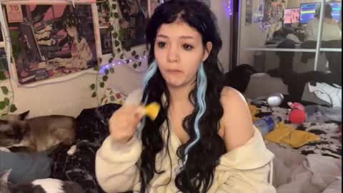 Snapshot of nikoli_naw chatting on 10/24/25, 01:57 nikoli_naw online show from 10/24/25, 01:57