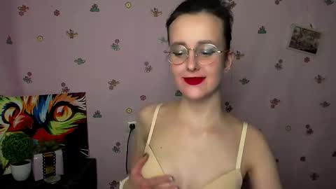 Snapshot of nikolleta_m chatting on 12/19/25, 11:01 Nikolleta online show from 12/19/25, 11:01