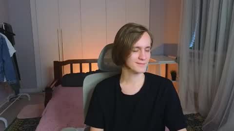 Snapshot of nikompell chatting on 02/23/25, 03:35 niko online show from 02/23/25, 03:35