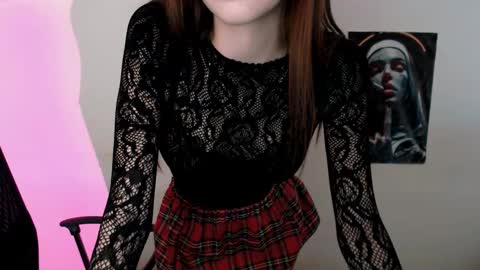 Snapshot of nikonara_ chatting on 03/10/25, 02:48 nikonara_ online show from 03/10/25, 02:48