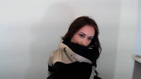 Snapshot of nikonara_ chatting on 10/15/25, 12:38 nikonara_ online show from 10/15/25, 12:38