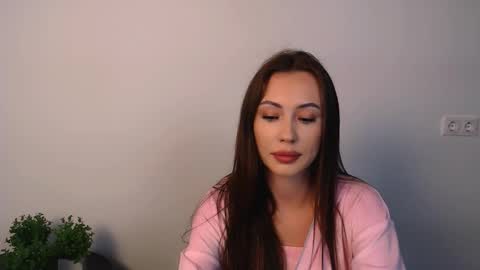 Snapshot of nikonara_ chatting on 10/22/25, 12:05 nikonara_ online show from 10/22/25, 12:05