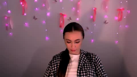 nikonara_ online show from 06/12/26, 02:05