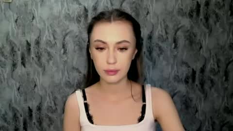 nikonara_ online show from 06/22/26, 11:51