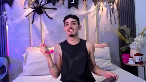 Niko Stone online show from 10/25/25, 01:13